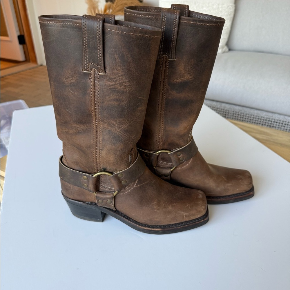 FRYE HARNESS WOMENS 6.5